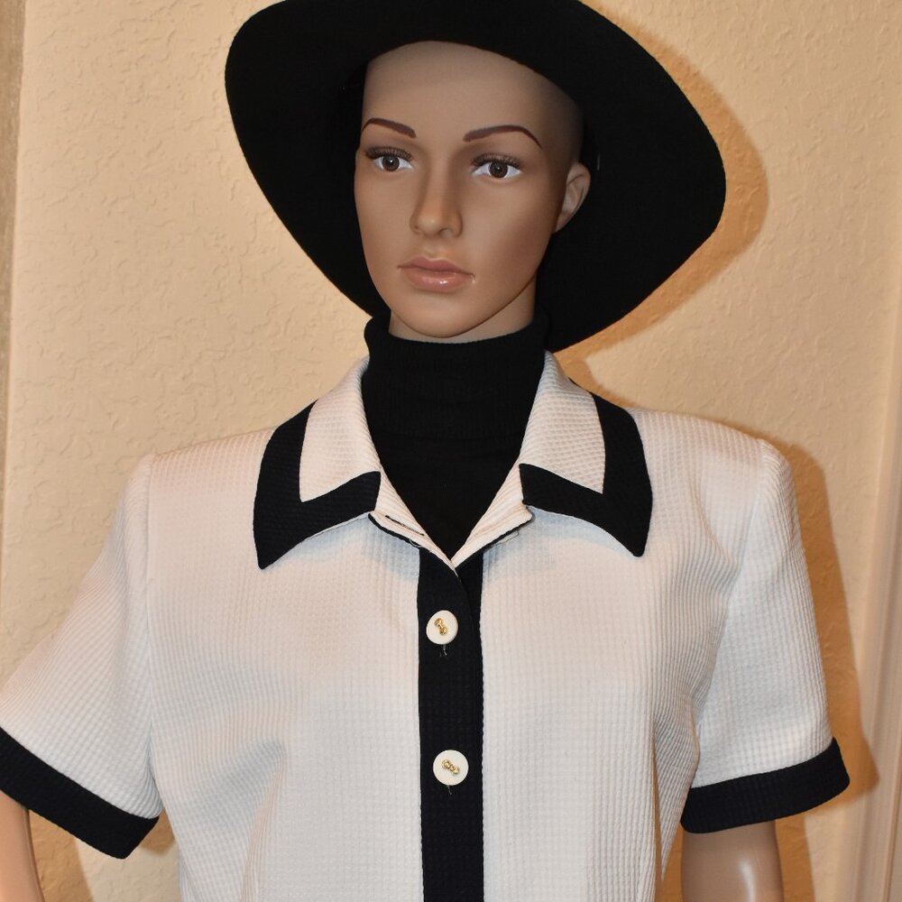 Elegant white and blue short sleeve Blazer US M